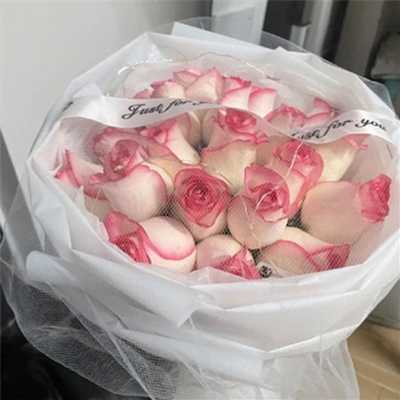 很有质感的ins风好看的鲜花花束图片 买花给你的人比花本身更浪漫